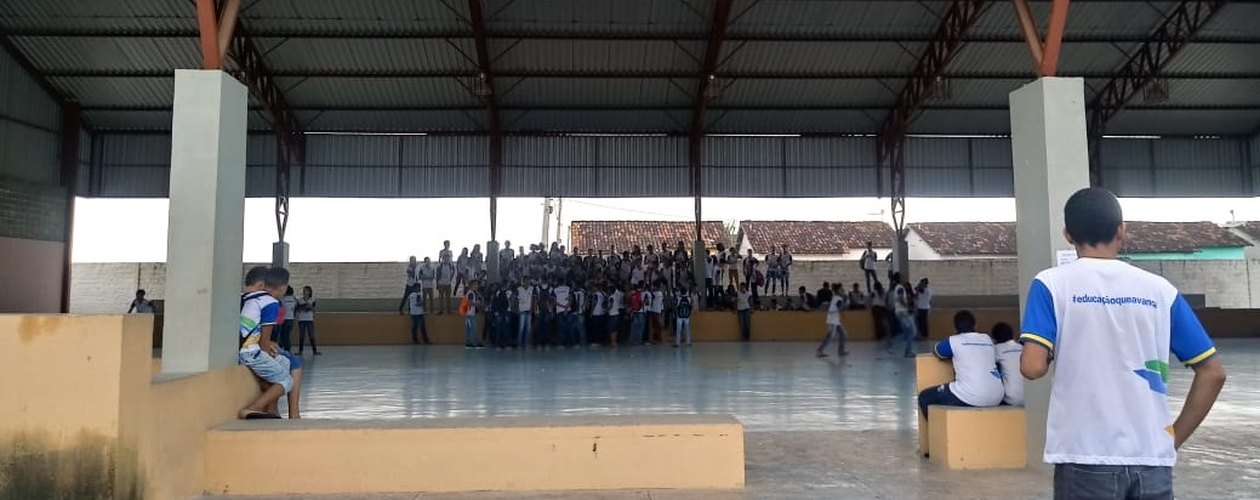 Alunos protestam por melhorias na escola em Teotônio Vilela
