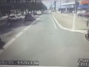 Tragédia. Vídeo gravado pela câmera do ônibus mostra momento em que bancária morre atropelada após colisão
