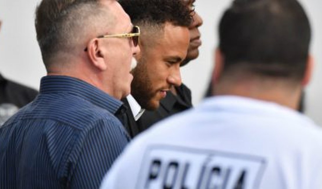 Neymar desabafa sobre caso Najila: 'Não vou dizer que estou feliz, mas aliviado'