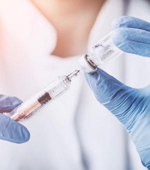 Governo cria grupo técnico para definir como será a vacinação contra Covid-19 em AL
