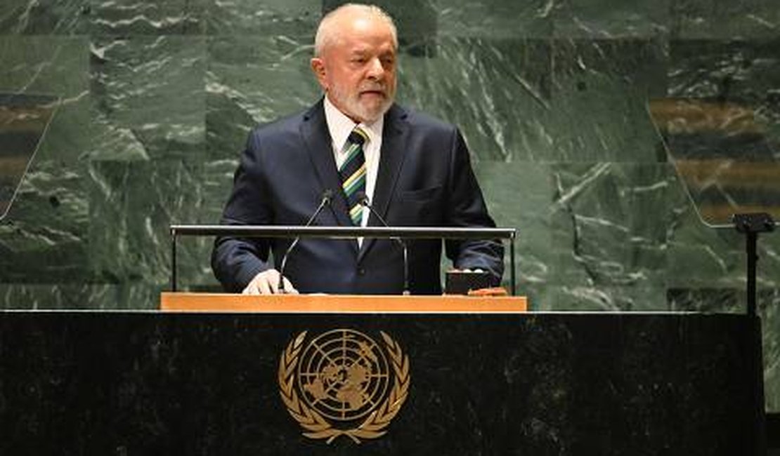 Lula cobra ação contra fome e desigualdade e diz que Conselho perdeu credibilidade