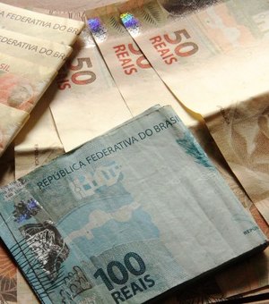 Adolescente é apreendido com R$ 1.500 em notas falsas nas proximidades da Ufal