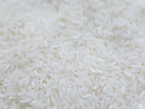 Supermercados limitam vendas de arroz em meio à possível escassez por causa de enchentes no RS
