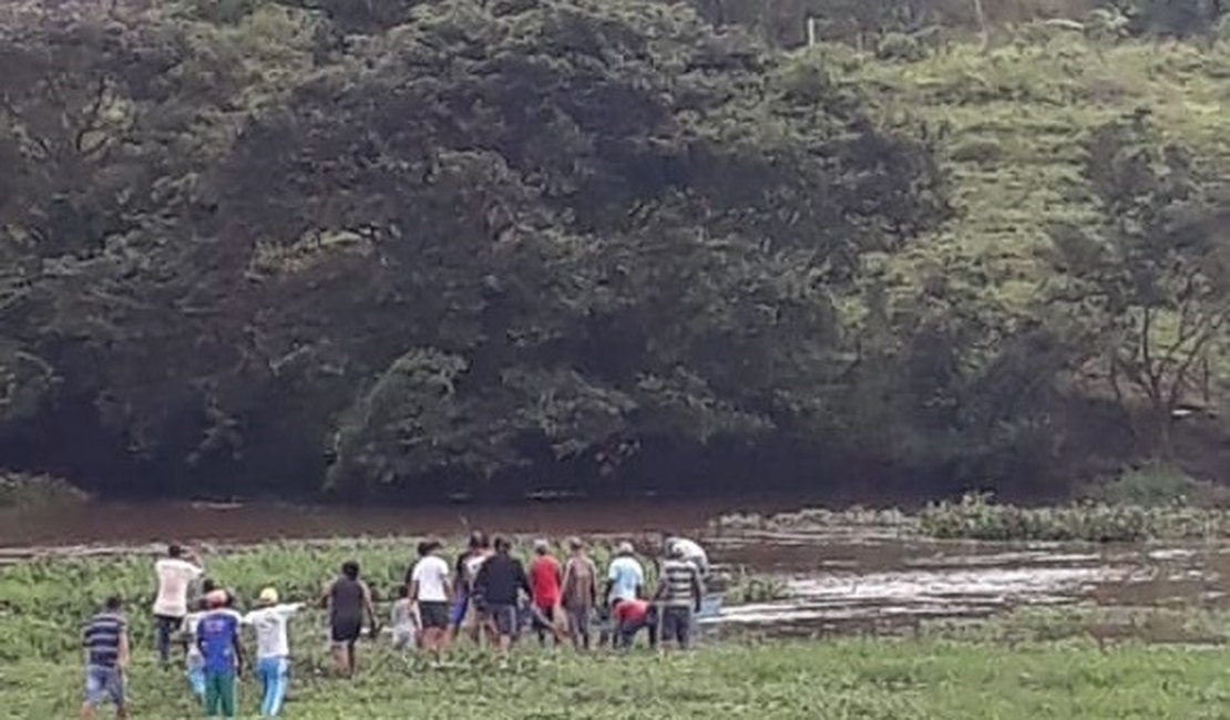 Corpo de caminhoneiro é encontrado boiando às margens do Rio São Miguel