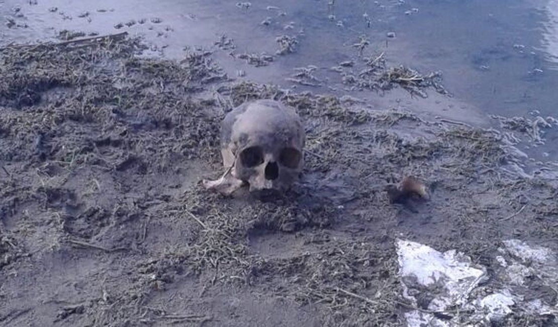Crânio humano é achado em açude de Lagoa da Canoa