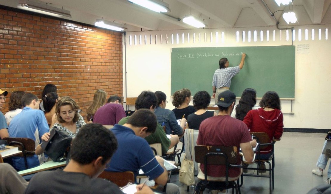 Ministério da Educação adia inscrições do ProUni e do Fies