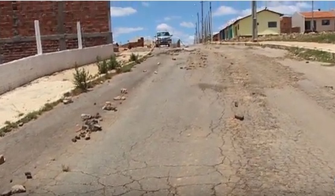 Chuvas mostram falta de infraestrutura no Residencial Vale da Perucaba, em Arapiraca