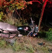 Colisão frontal entre carro e moto deixa motociclista ferido na AL-215, em Marechal Deodoro