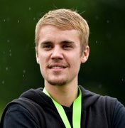 Justin Bieber divulga número do próprio Whatsapp em rede social
