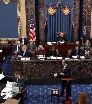 Impeachment de Trump: senadores dormem e brincam durante julgamento do presidente