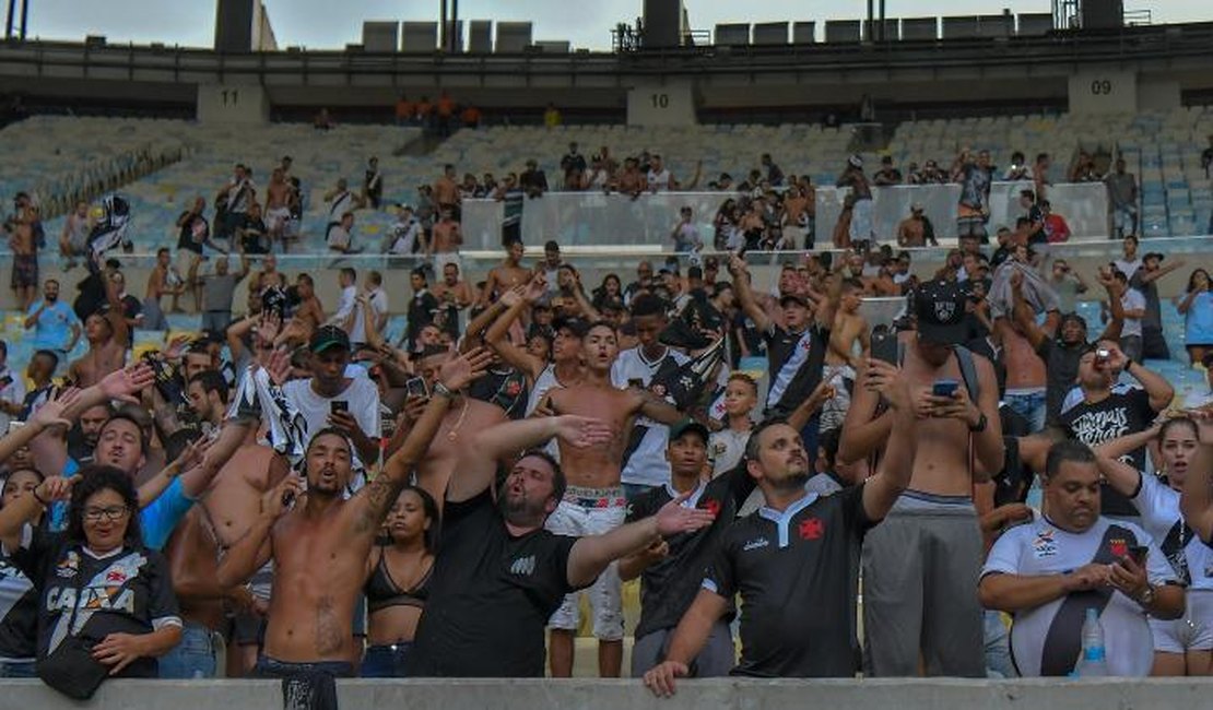 Reunião da prefeitura define volta de público aos estádios com restrições; Paes garante que irá revogar decisão