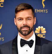 Estrela de série, Ricky Martin fala em português no tapete vermelho do Emmy
