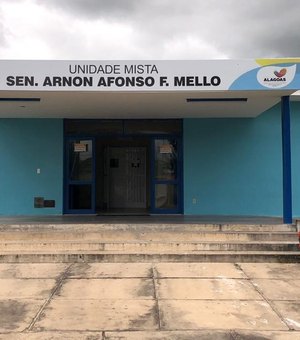 Médico é preso em flagrante depois de importunar mulher de delegado em hospital de Piranhas, em Alagoas