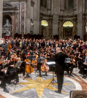 Orquestra formada por jovens da periferia se apresenta no Vaticano