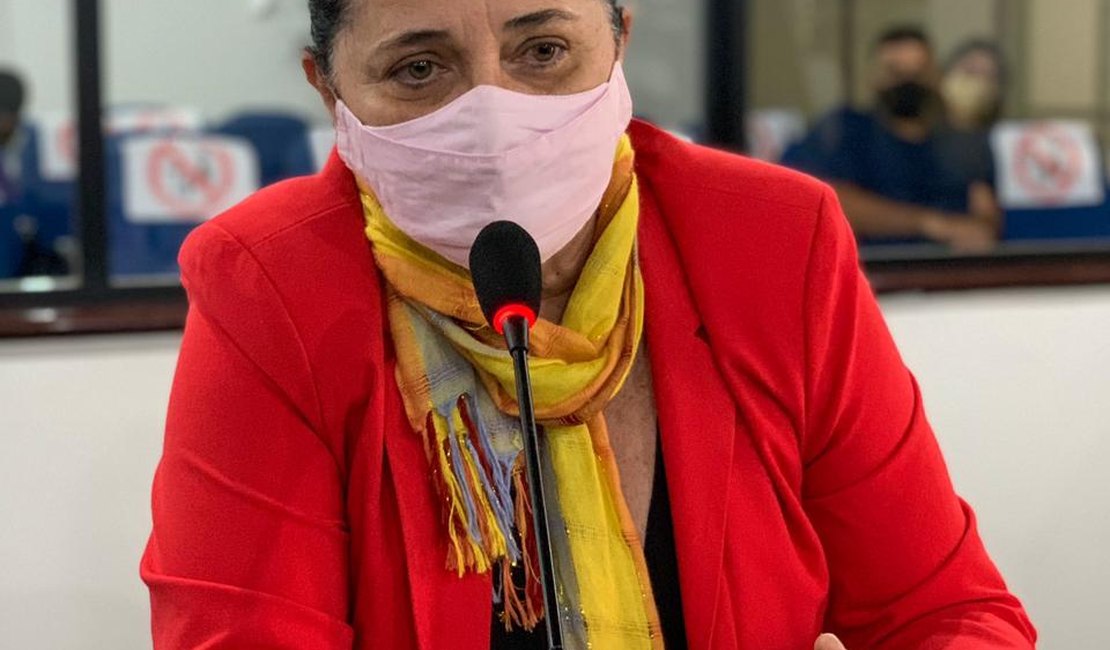 Vereadora de Palmeira propõe punição para quem tentar escolher vacina contra Covid-19