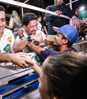 ''Rodrigo Cunha vai crescer ainda mais nas pesquisas para governador'', diz JHC em caravana