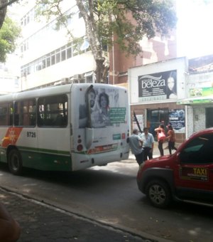 Rodoviários aderem à mobilização e ônibus param de circular em Maceió