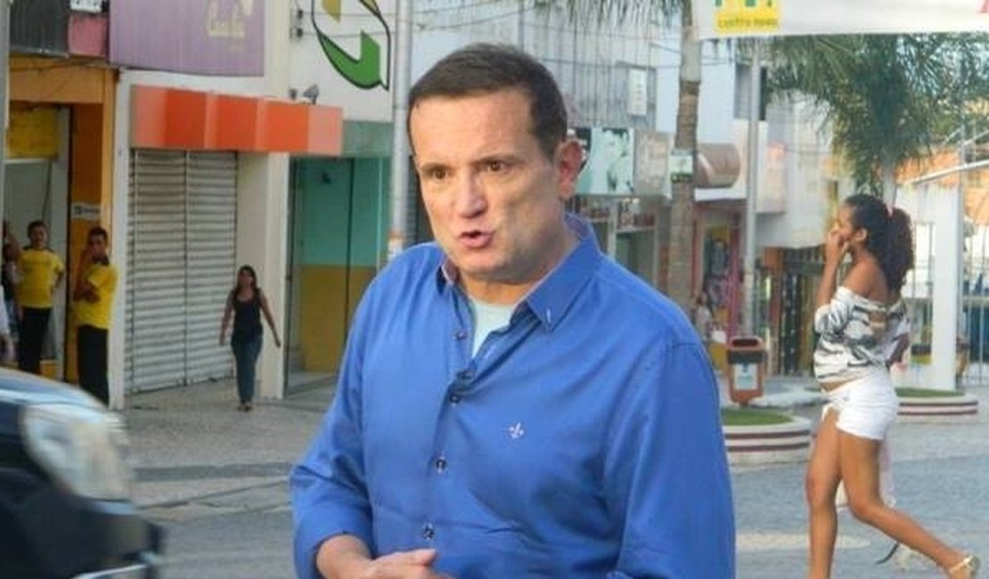 SBT oficializa demissão de Roberto Cabrini; Jornalista vai à Record