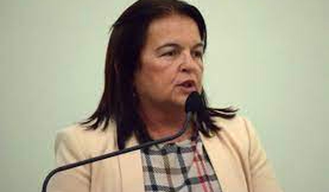 Homenagem negada e expansão da base política de prefeito, leva deputada a disputar o comando da Prefeitura de Marechal Deodoro