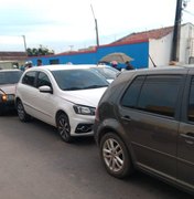 Engavetamento deixa trânsito lento, em Arapiraca