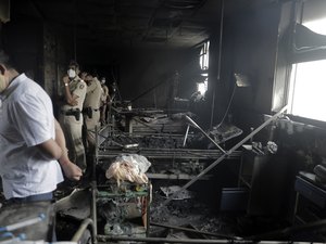 Incêndio deixa pelo menos 13 mortos em hospital na Índia
