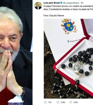 Vaticano diz que terço levado a Lula por consultor do papa foi abençoado por Francisco