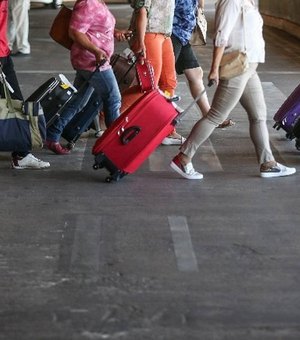 Aeroporto de BH espera mais um voo com brasileiros deportados dos EUA
