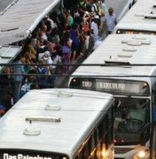 Empresa é condenada a pagar R$ 20 mil a passageira que caiu de ônibus