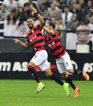 Brasileirão:Vitória surpreende Corinthians e Flamengo vence com gols de Vinicius Júnior