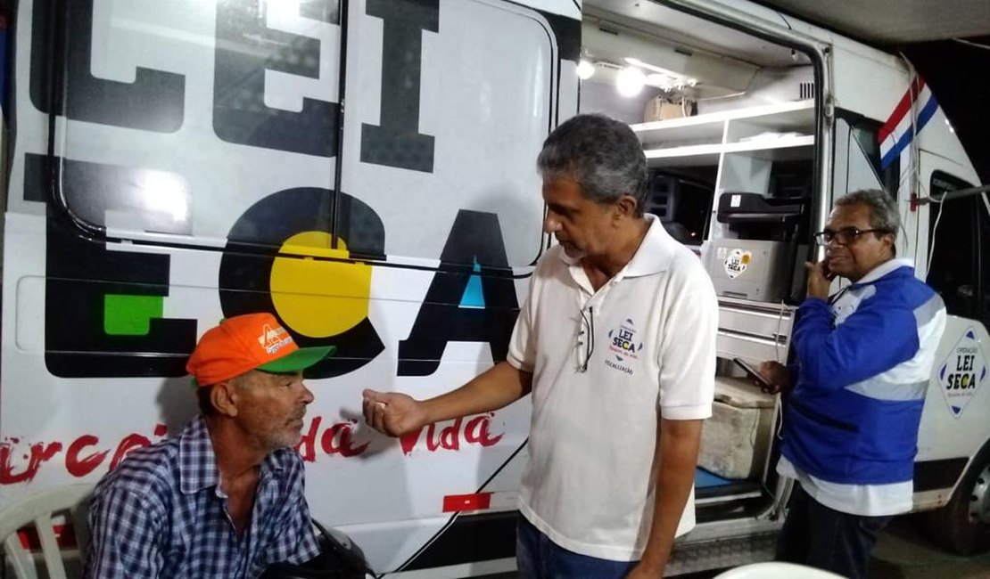 Blitz da Lei Seca prende motorista embriagado em Arapiraca