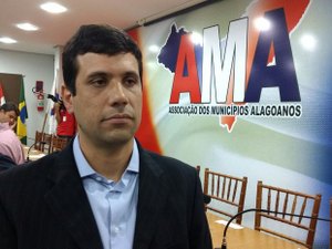 'Petrúcio se colocou à total disposição dos trabalhadores', afirma presidente da AMA sobre prefeito de Igaci