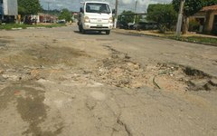 População de Arapiraca sofre com buracos em toda a cidade