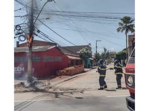 Fiação de poste incendeia em Maragogi
