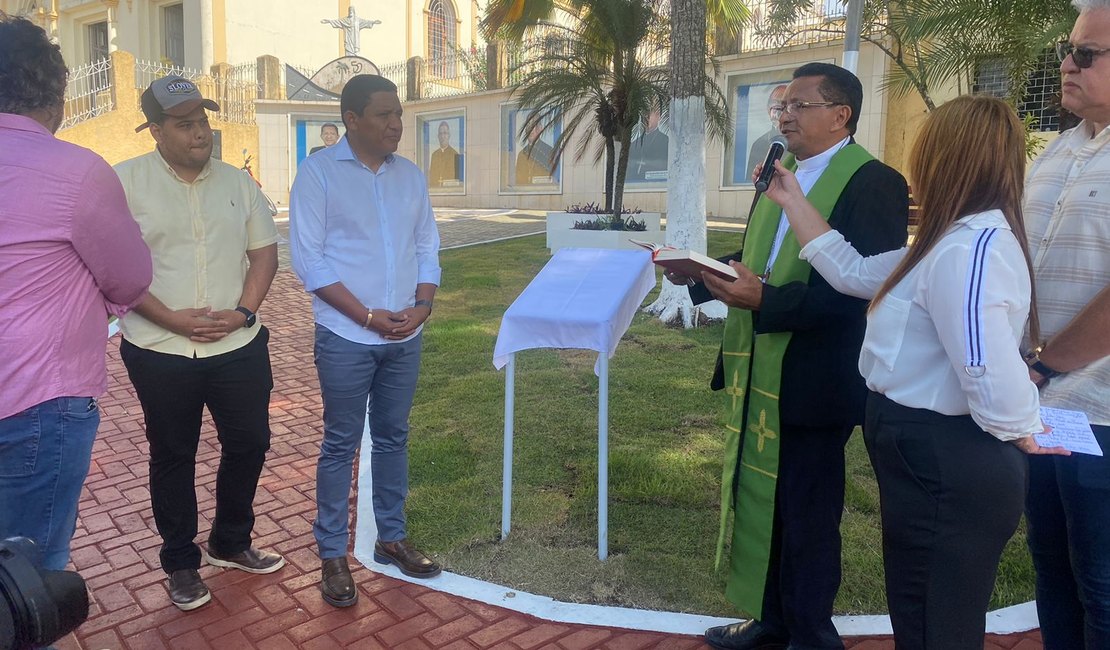 Prefeitura de Palmeira inaugura nova Praça da Catedral
