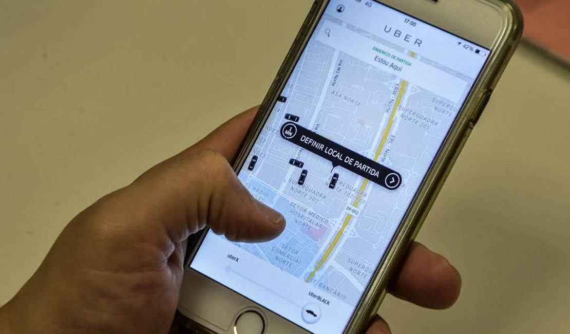 Em decisão inédita, TST diz que motorista não é empregado do Uber