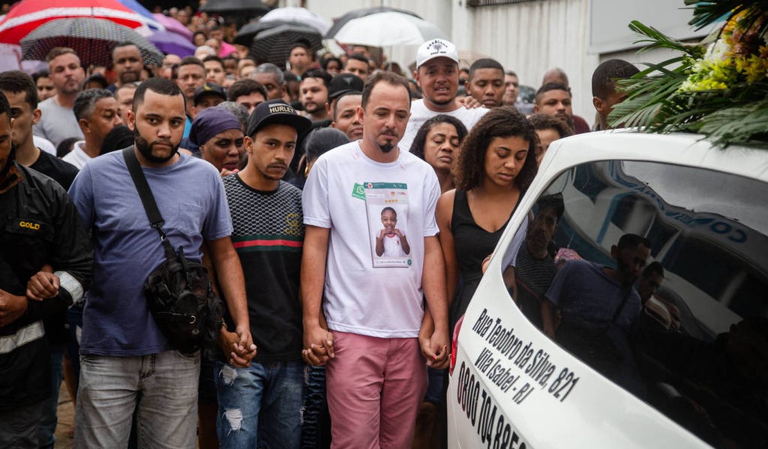 Família de Ágatha Félix recusa ajuda financeira do governo do Rio