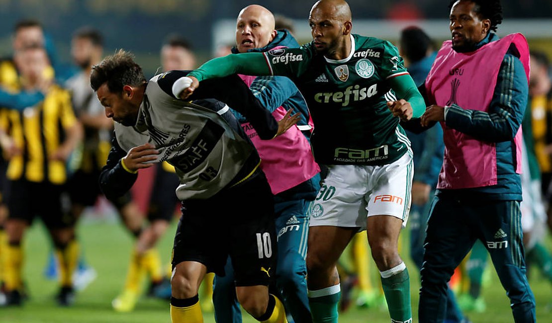 Conmebol denuncia Palmeiras, Peñarol, Felipe Melo e três uruguaios por briga
