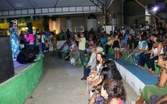 Público acompanha a Maragofli na Praça Santo Antônio