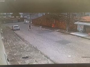 Homens utilizam carro  e cometem assaltos em bairro do Poço