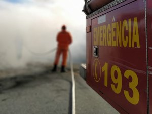 Incêndio é registrado em borracharia na Levada