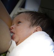 Leite materno evita diarreias e diminui riscos de obesidade, diz nutricionista