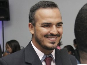 Defensor dos direitos da juventude, Thiago Recalde busca vaga na Câmara de Maceió