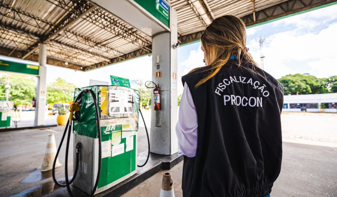 Procon Maceió notifica postos de combustíveis por preços abusivos