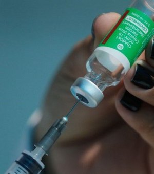 Governo assina contratos para 138 milhões de doses de vacinas Pfizer e Janssen