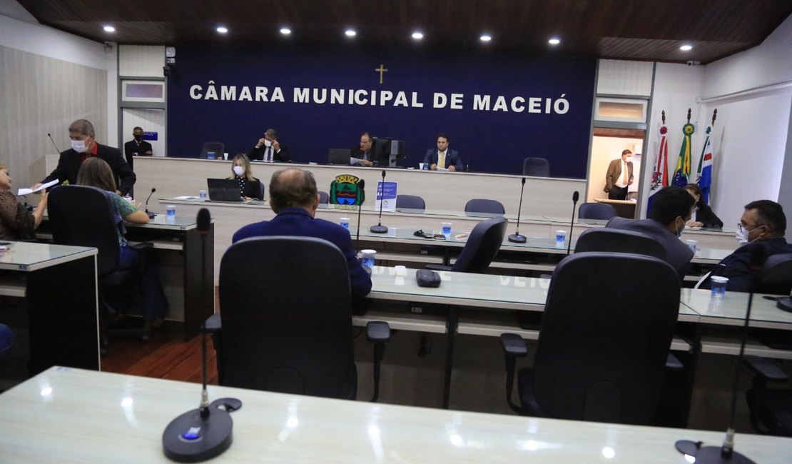 Vereadores eleitos em Maceió pedem a realização da cerimônia de posse presencialmente