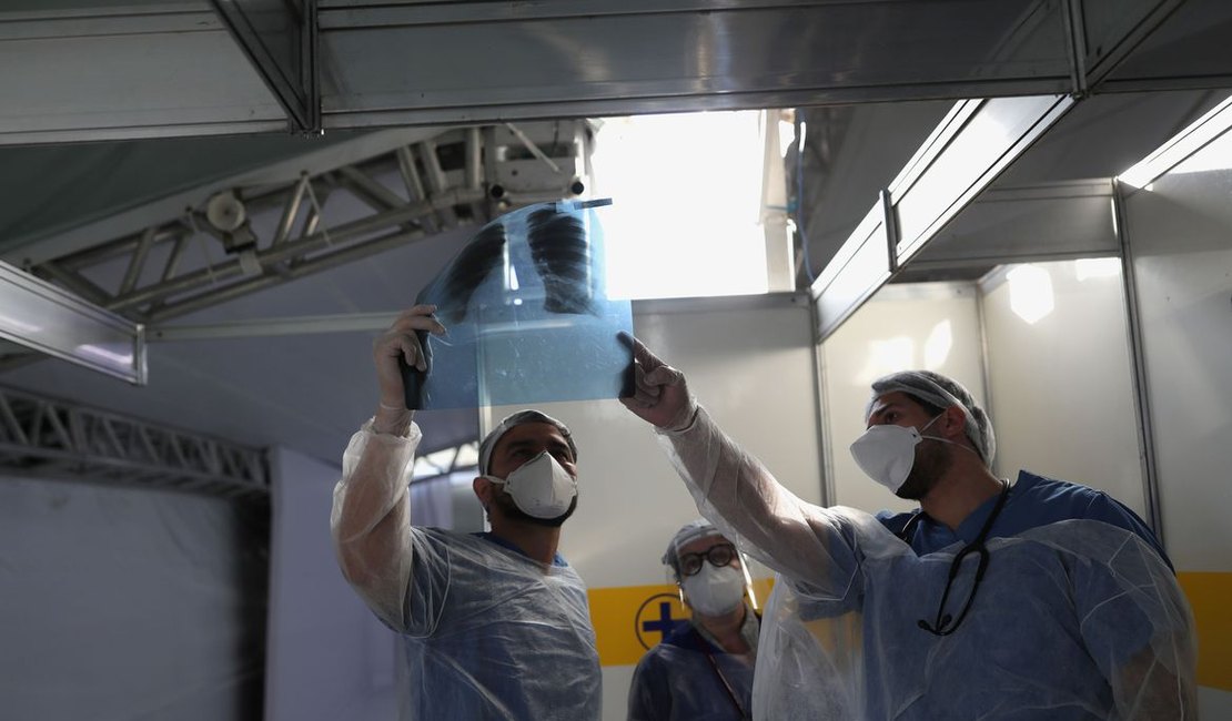 Covid-19: Rio cria gratificação para médicos que atuarem em UTI