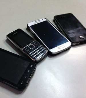 Polícia recupera celulares que foram roubados e furtados no Jacintinho e região