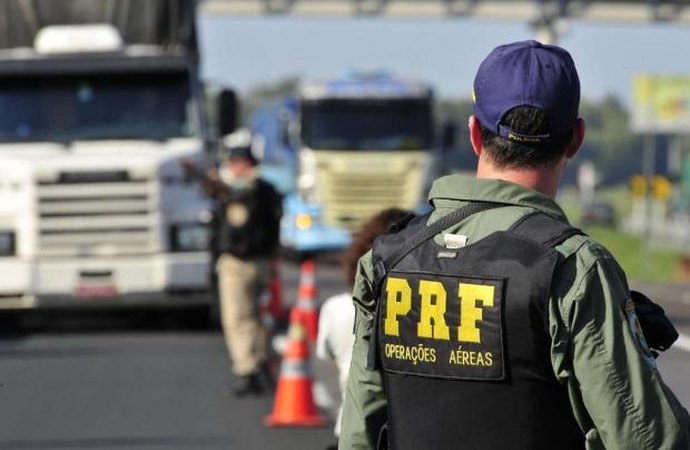 Resultado de imagem para Polícia Rodoviária Federal prende três pessoas no interior do Rio Grande do Norte