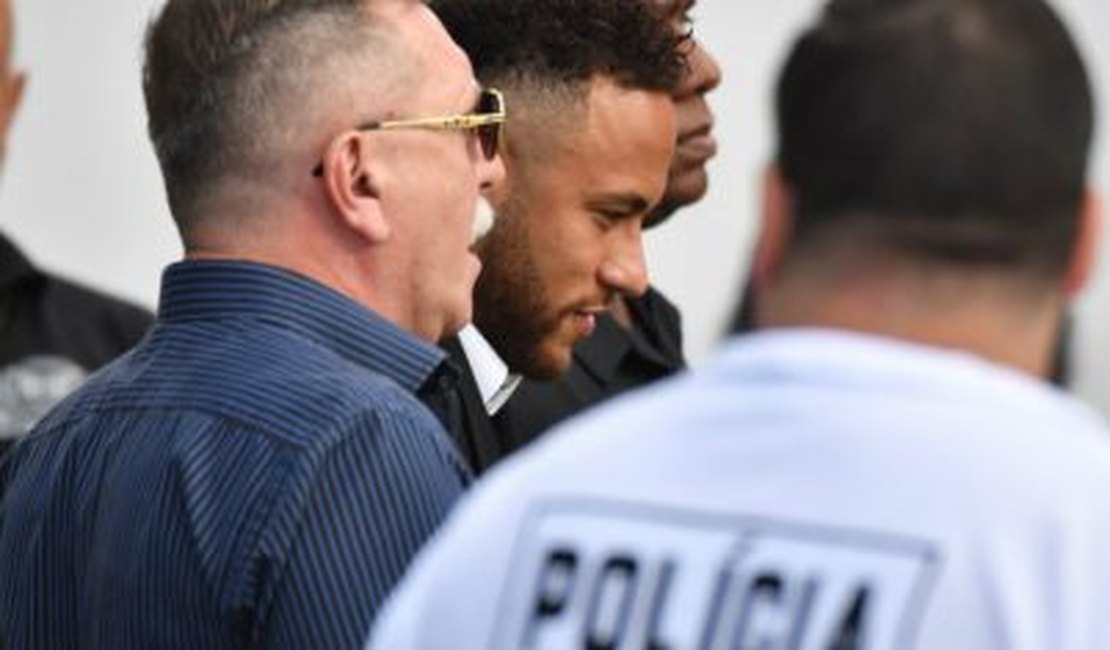 Neymar desabafa sobre caso Najila: 'Não vou dizer que estou feliz, mas aliviado'