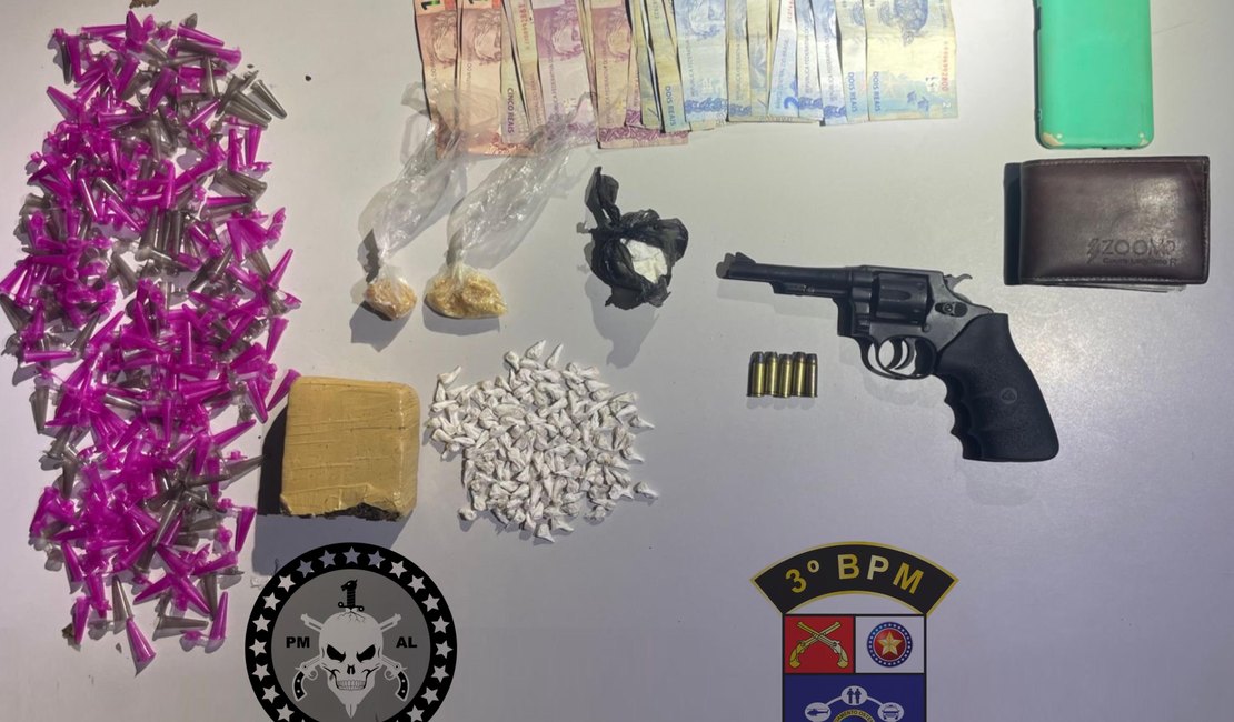 Polícia apreende grande quantidade de drogas e arma de fogo no centro de Arapiraca
